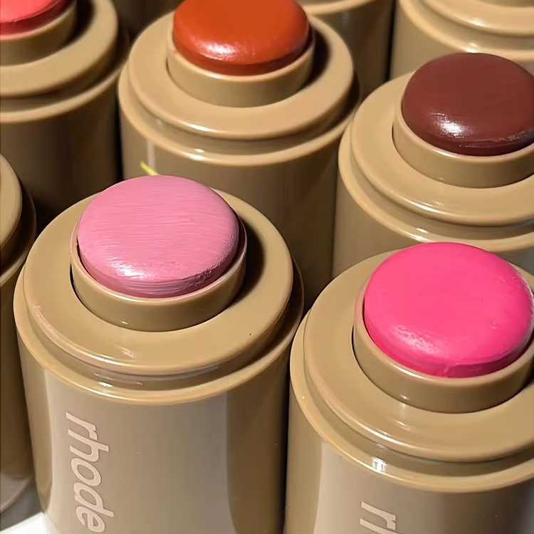 Mleczko nawilżające w sprayu d – Ulta Beauty Makeup recenzja i cena